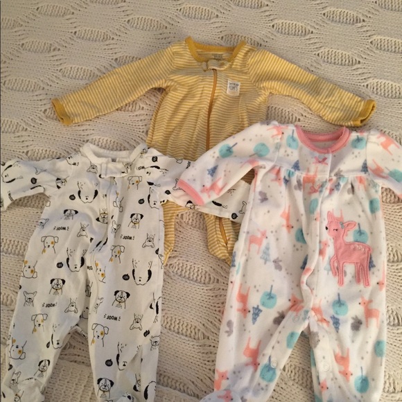 Bundle of 2 Newborn Onesies (Fleece not available) - Picture 1 of 5
